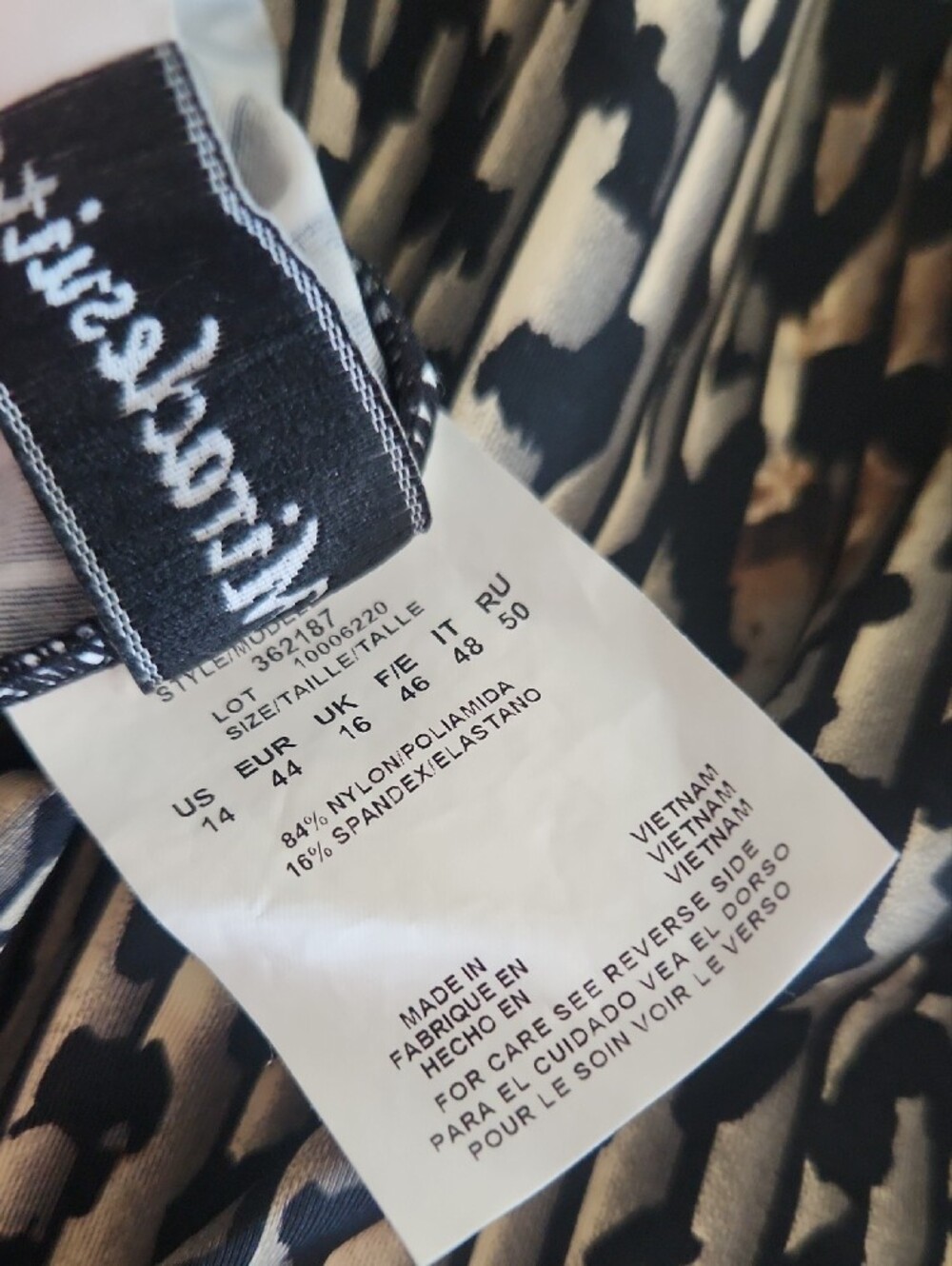 Miraclesuit Animal Print Pleated Tankini Top. 14 & 16 Avail! - Picture 3 of 14